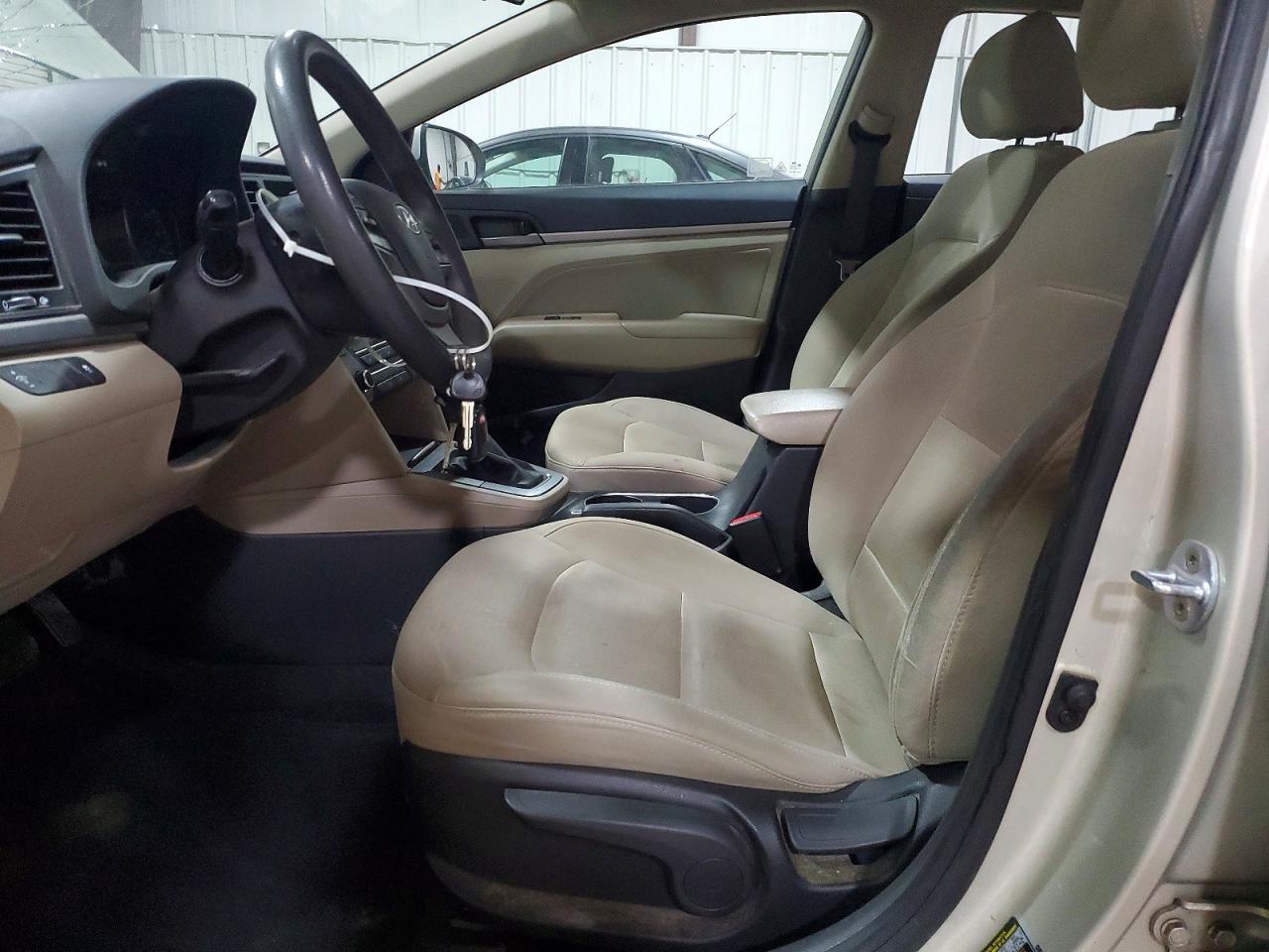 2017 HYUNDAI ELANTRA SE photo 7