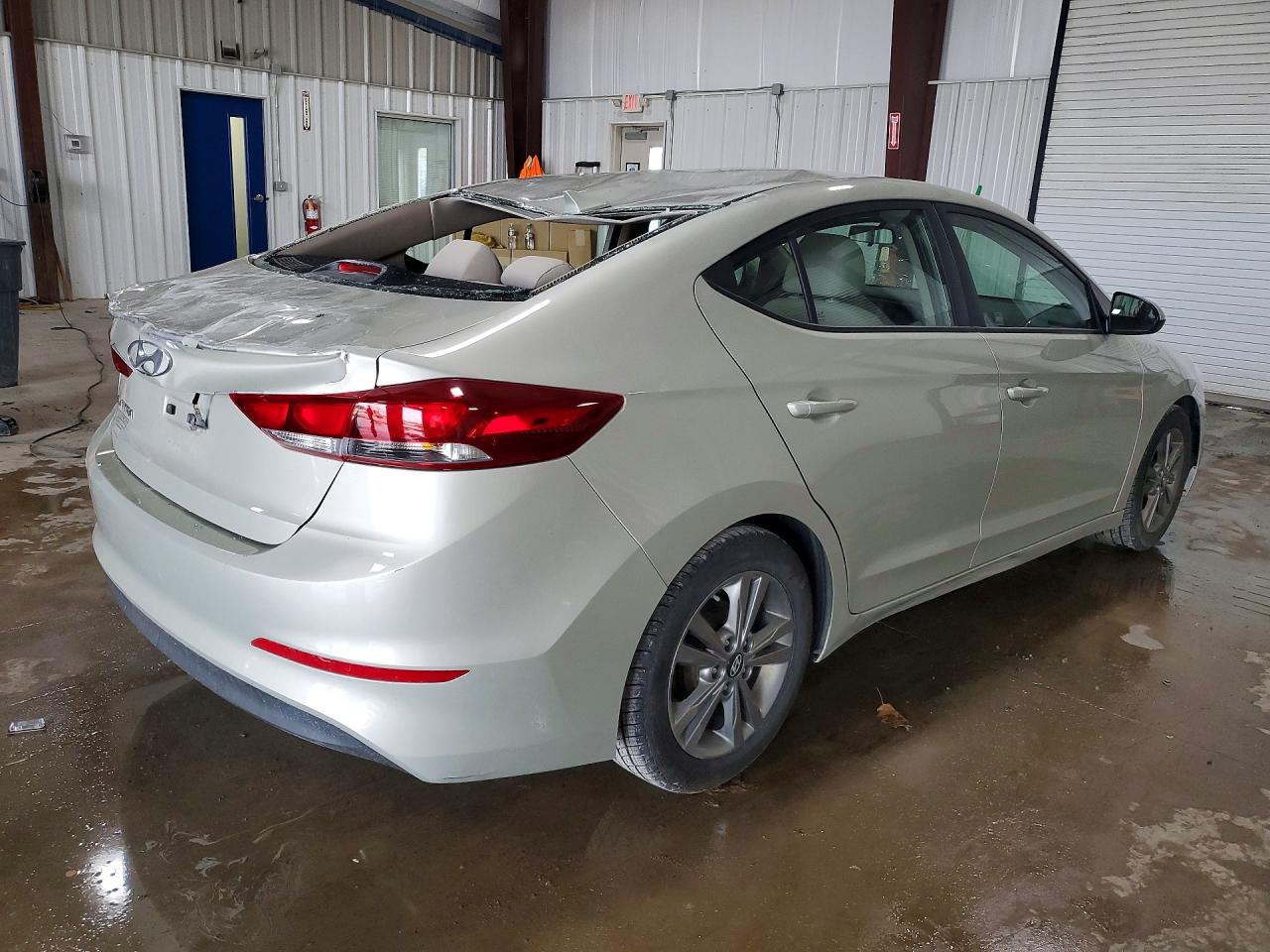 2017 HYUNDAI ELANTRA SE photo 3