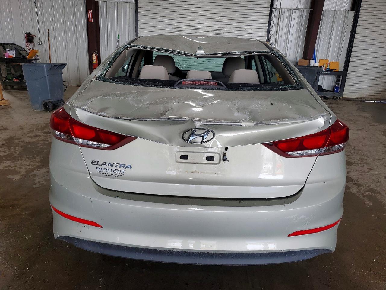2017 HYUNDAI ELANTRA SE photo 6