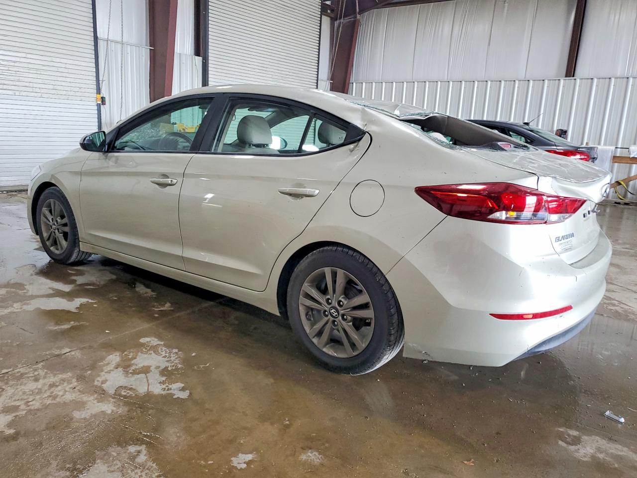 2017 HYUNDAI ELANTRA SE photo 2