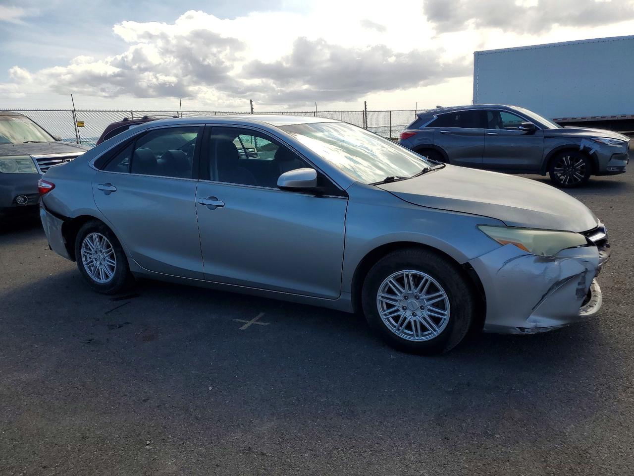2016 TOYOTA CAMRY LE photo 7
