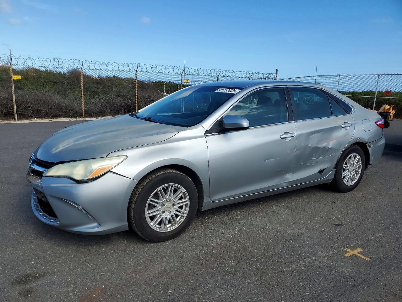 2016 TOYOTA CAMRY