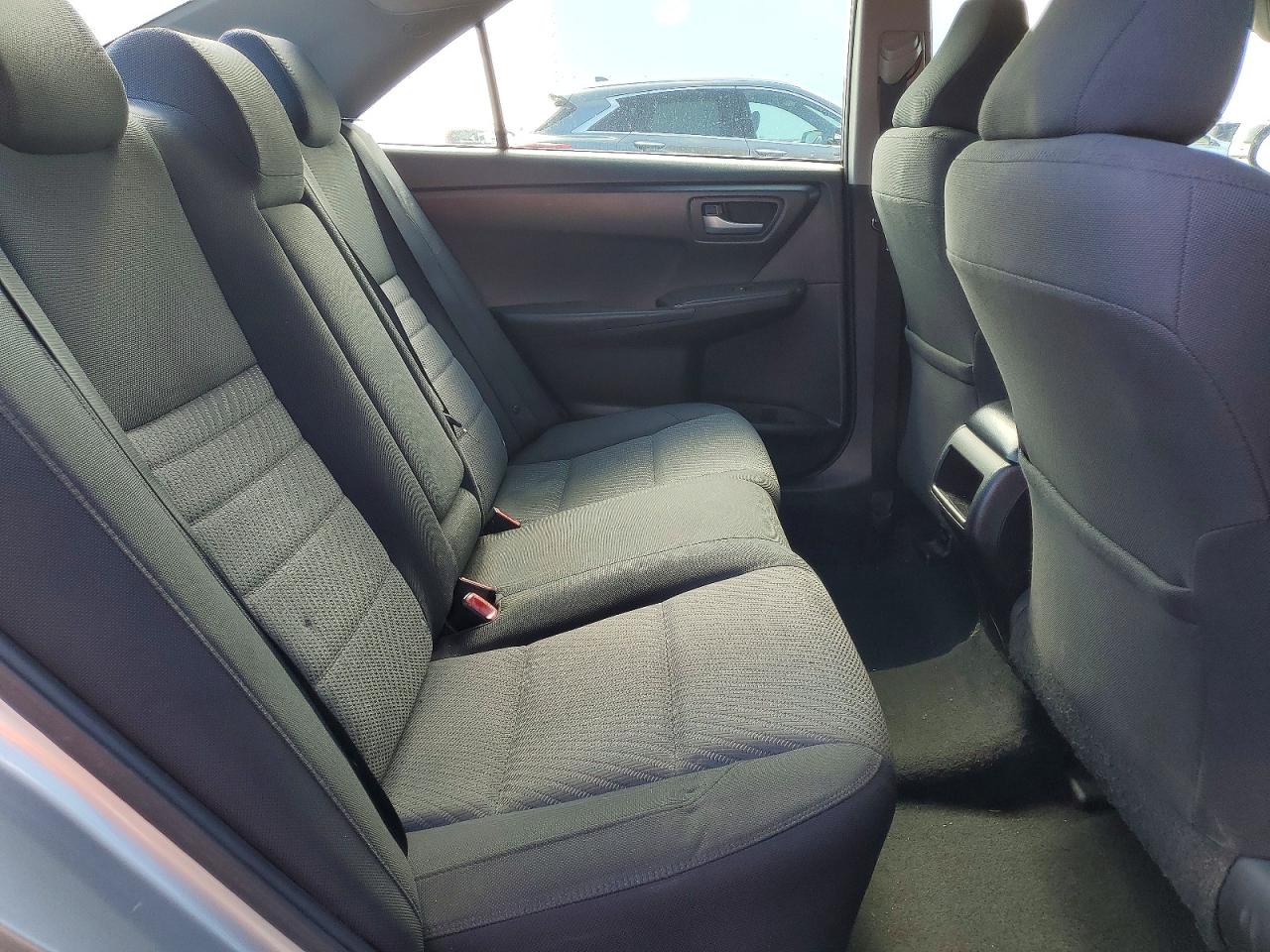 2016 TOYOTA CAMRY LE photo 19