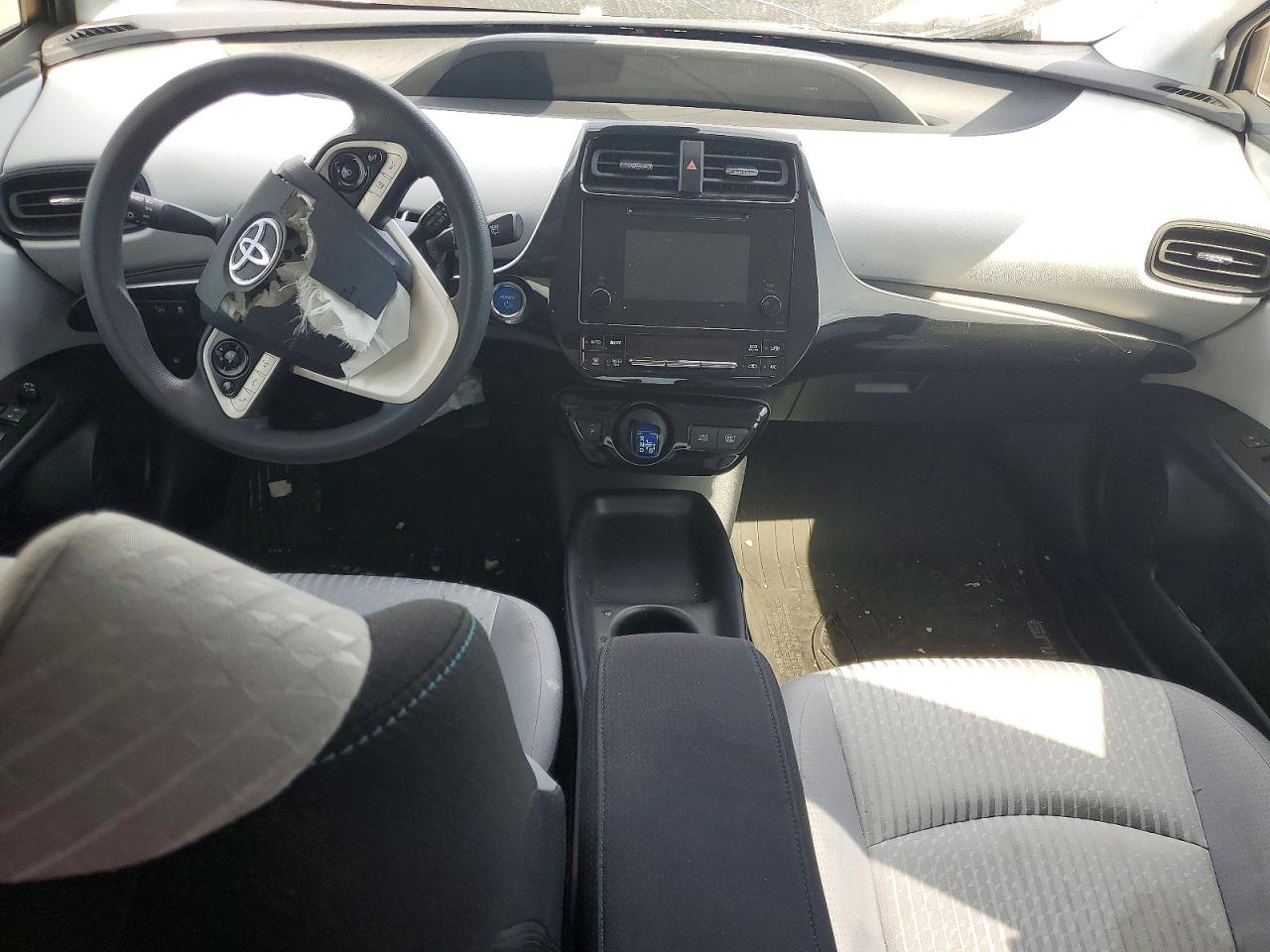 2018 TOYOTA PRIUS TWO photo 15