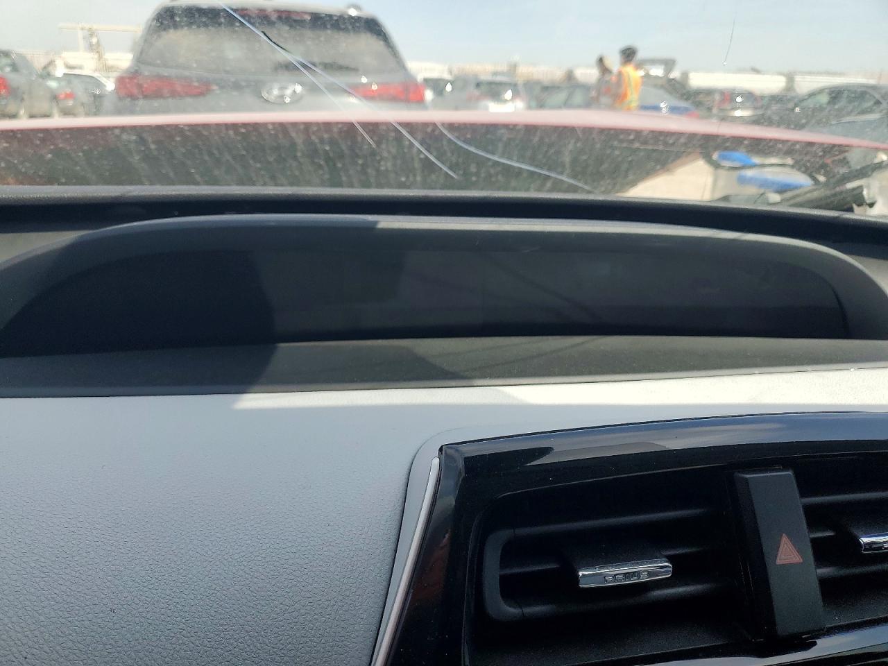 2018 TOYOTA PRIUS TWO photo 17