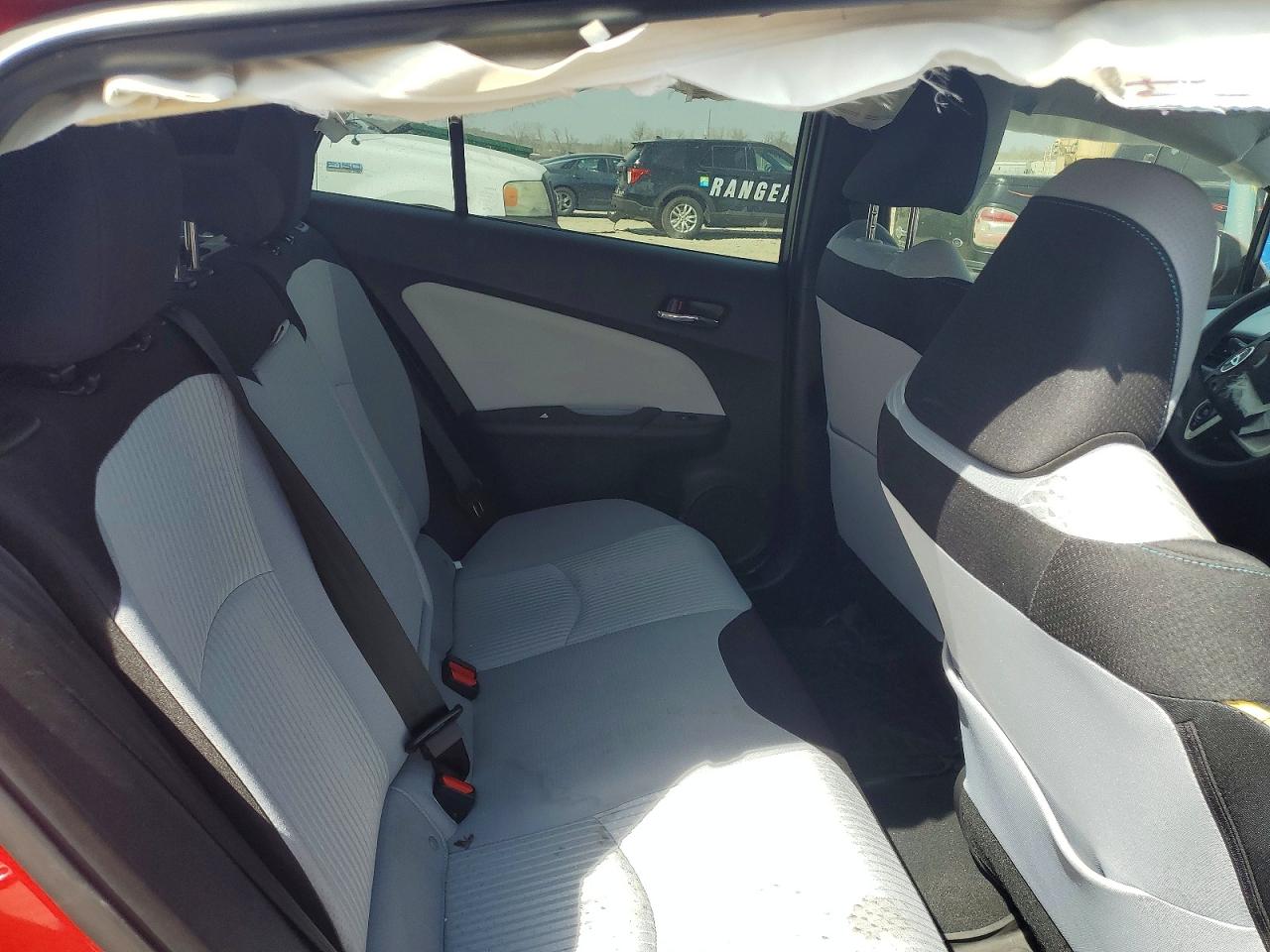 2018 TOYOTA PRIUS TWO photo 19