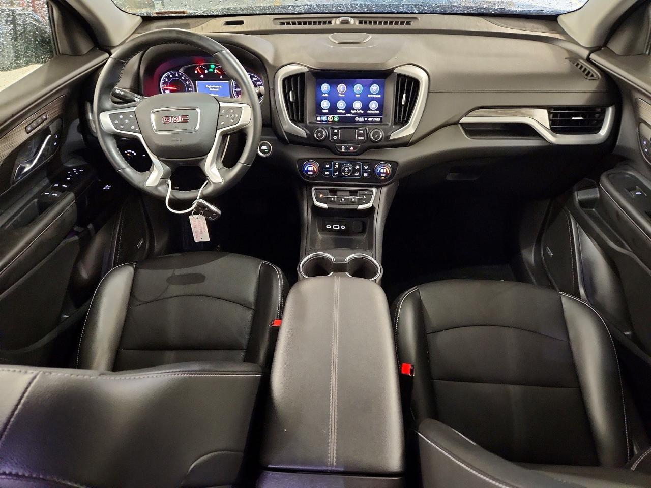 2024 GMC TERRAIN SLT photo 15