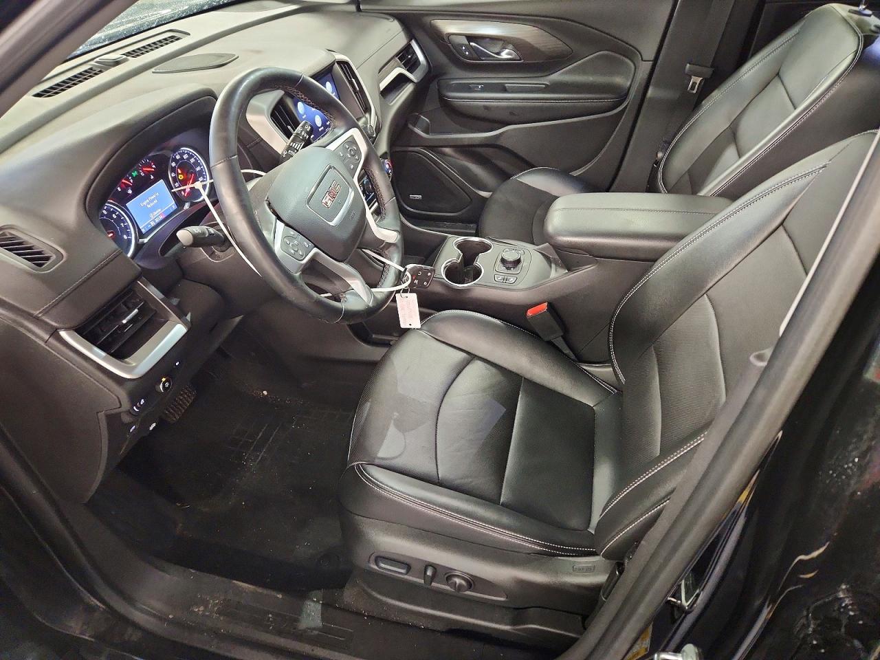 2024 GMC TERRAIN SLT photo 13