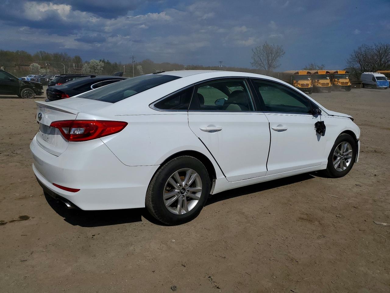 2016 HYUNDAI SONATA SE photo 3