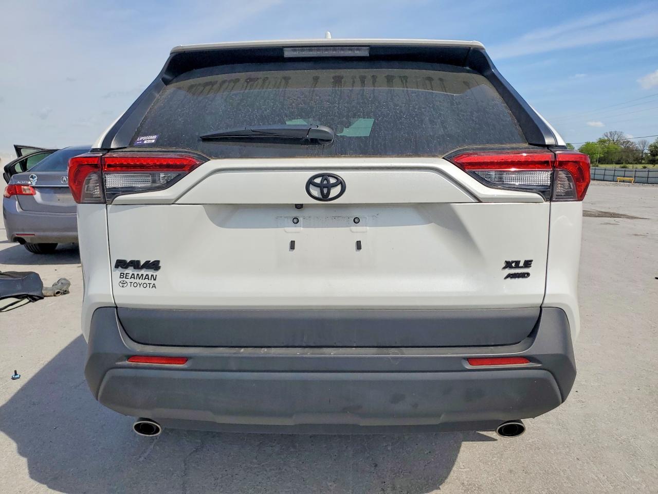 2024 TOYOTA RAV4 XLE PREMIUM photo 6