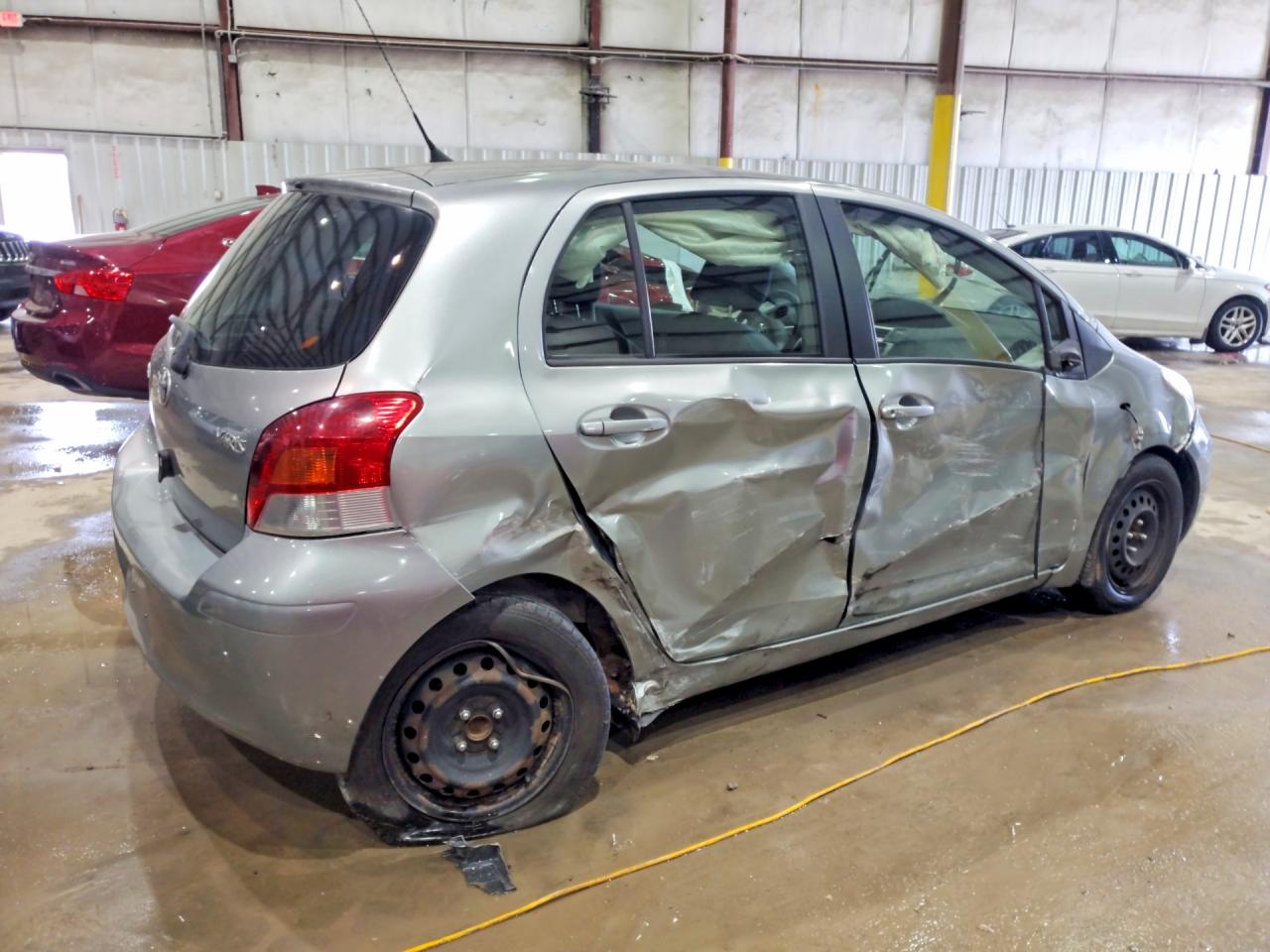 2010 TOYOTA YARIS BASE photo 3