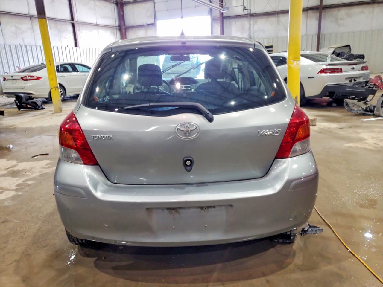 2010 TOYOTA YARIS BASE photo 6