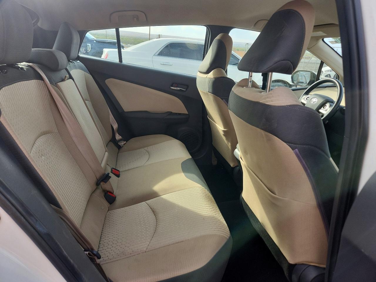2016 TOYOTA PRIUS THREE photo 19