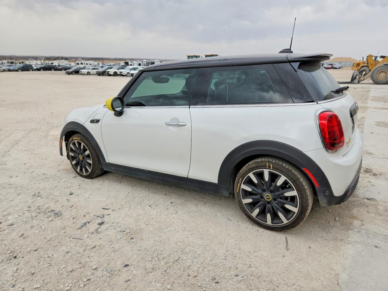 2024 MINI COOPER SE photo 2