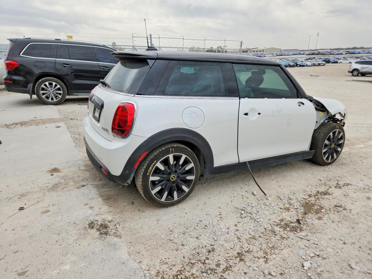 2024 MINI COOPER SE photo 3