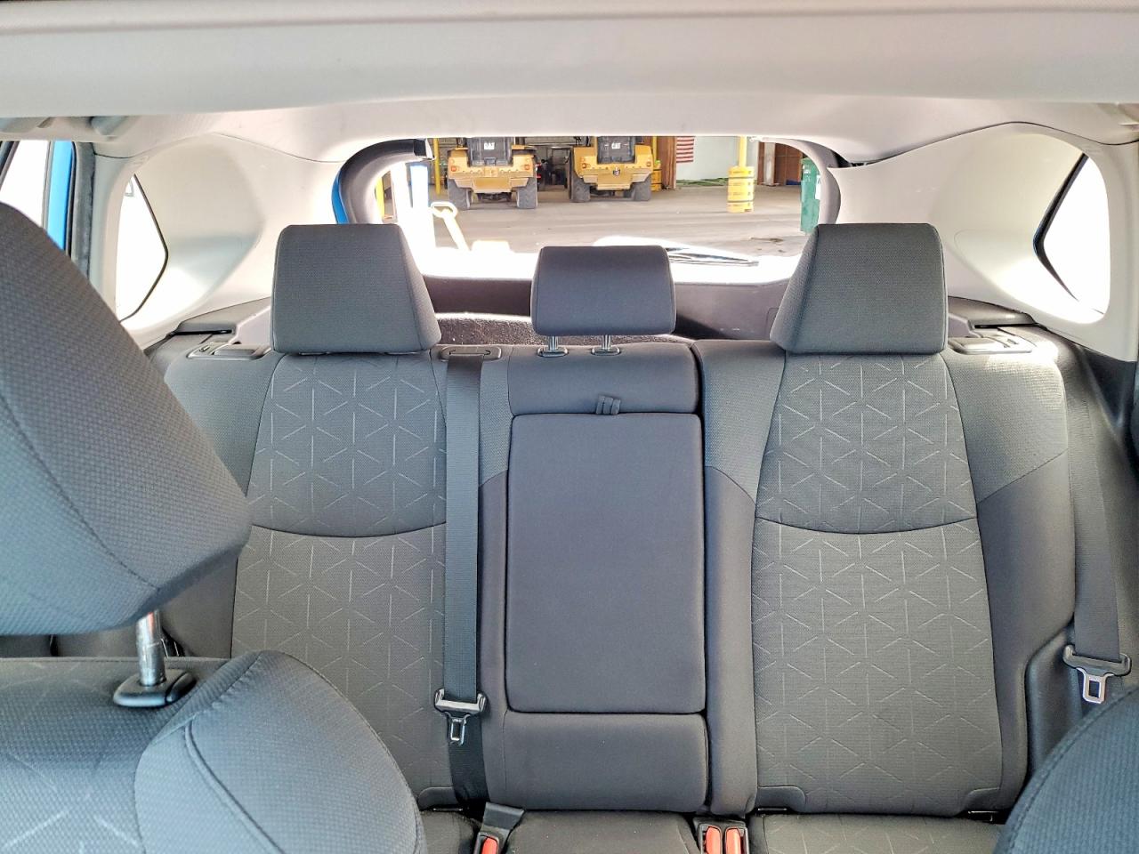 2019 TOYOTA RAV4 XLE photo 10