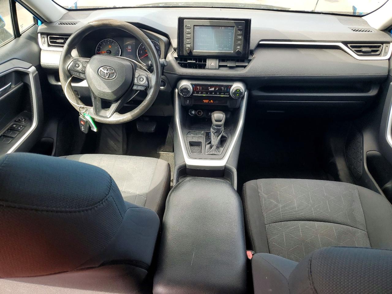 2019 TOYOTA RAV4 XLE photo 8
