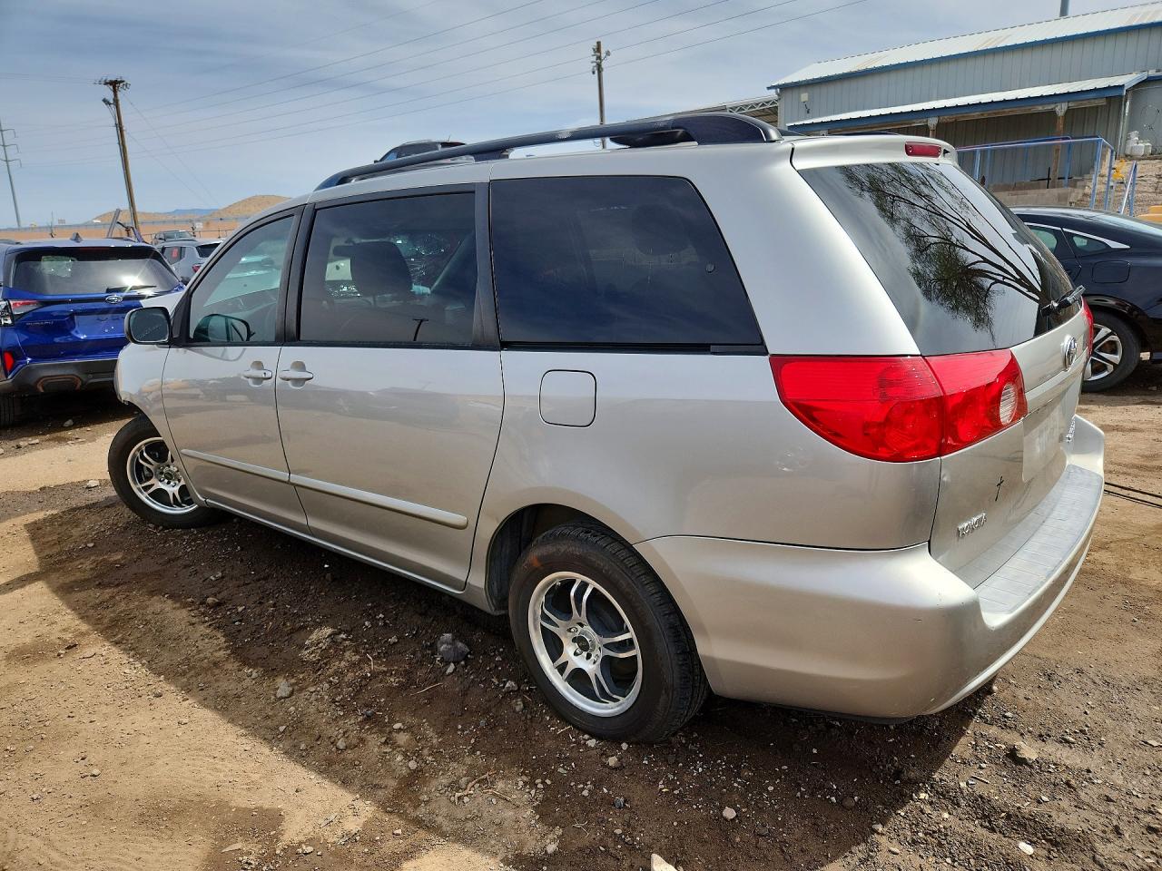 2009 TOYOTA SIENNA LE 7-PASSENGER photo 3