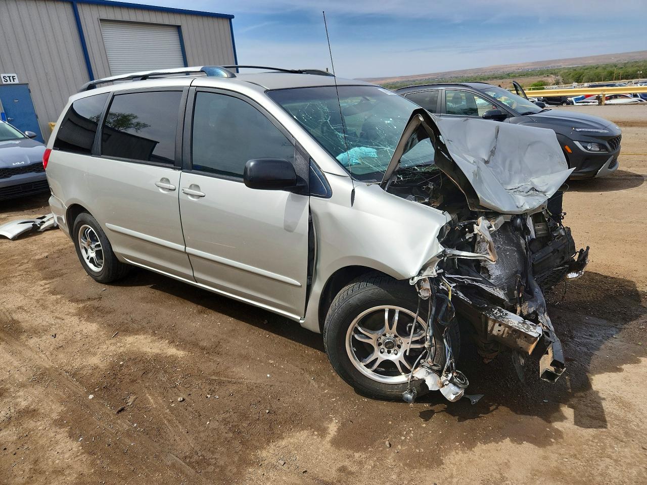 2009 TOYOTA SIENNA LE 7-PASSENGER photo 7