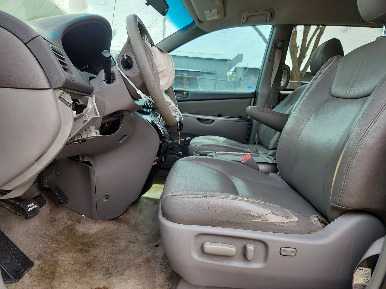 2009 TOYOTA SIENNA LE 7-PASSENGER photo 13