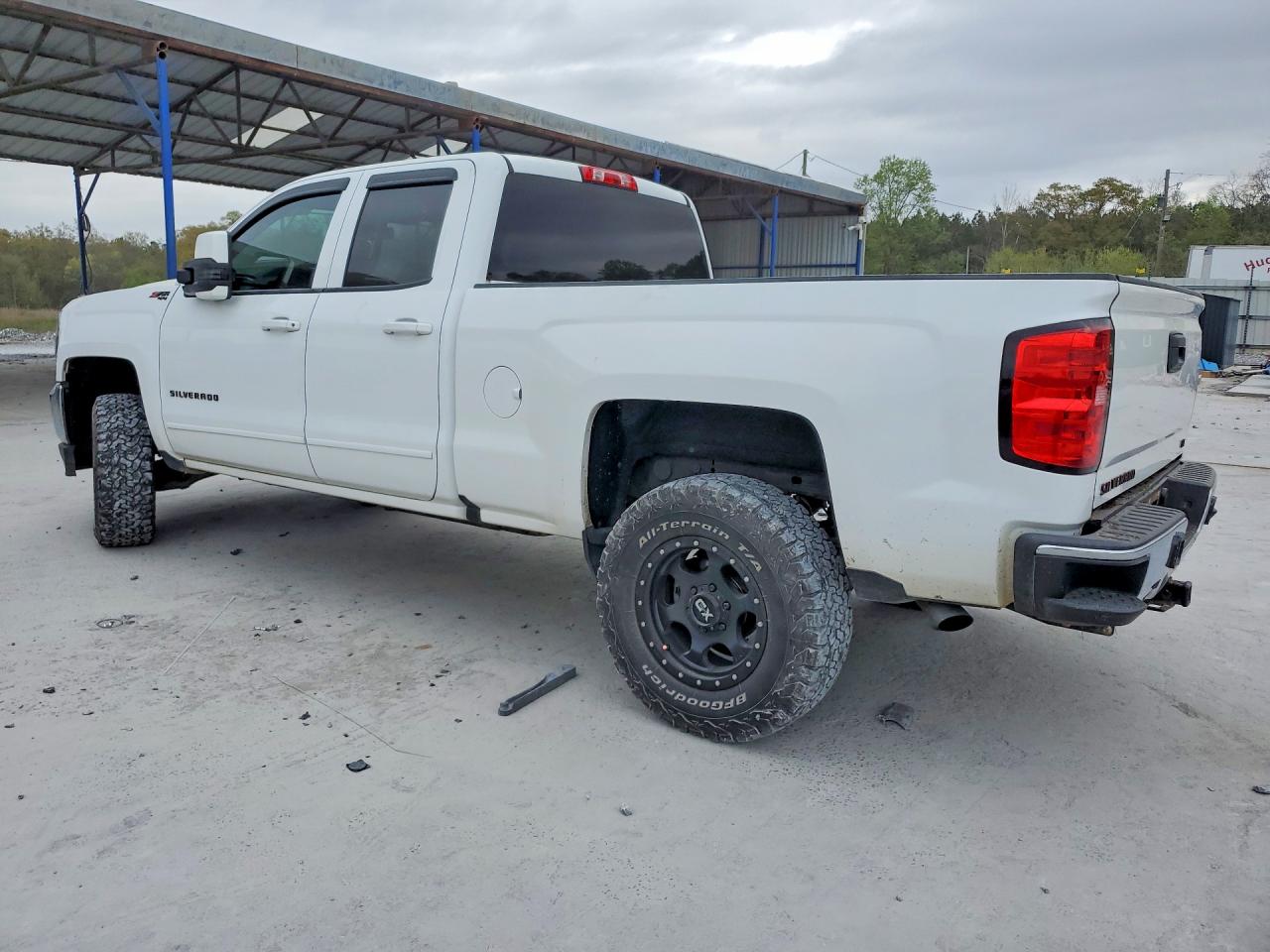 2018 CHEVROLET SILVERADO K1500 LT photo 2