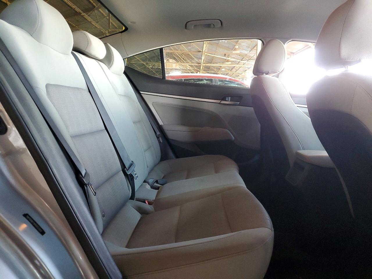 2017 HYUNDAI ELANTRA SE photo 19
