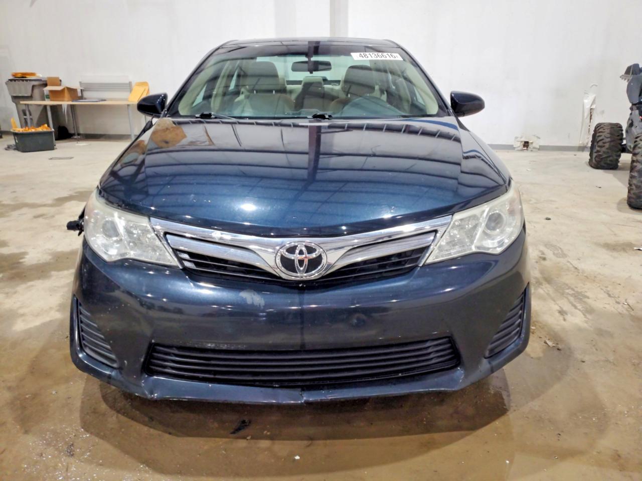2014 TOYOTA CAMRY LE photo 13