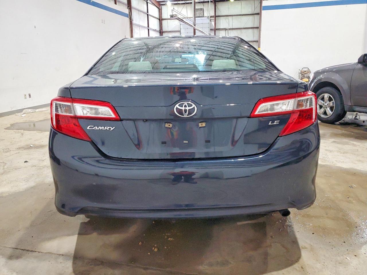 2014 TOYOTA CAMRY LE photo 16