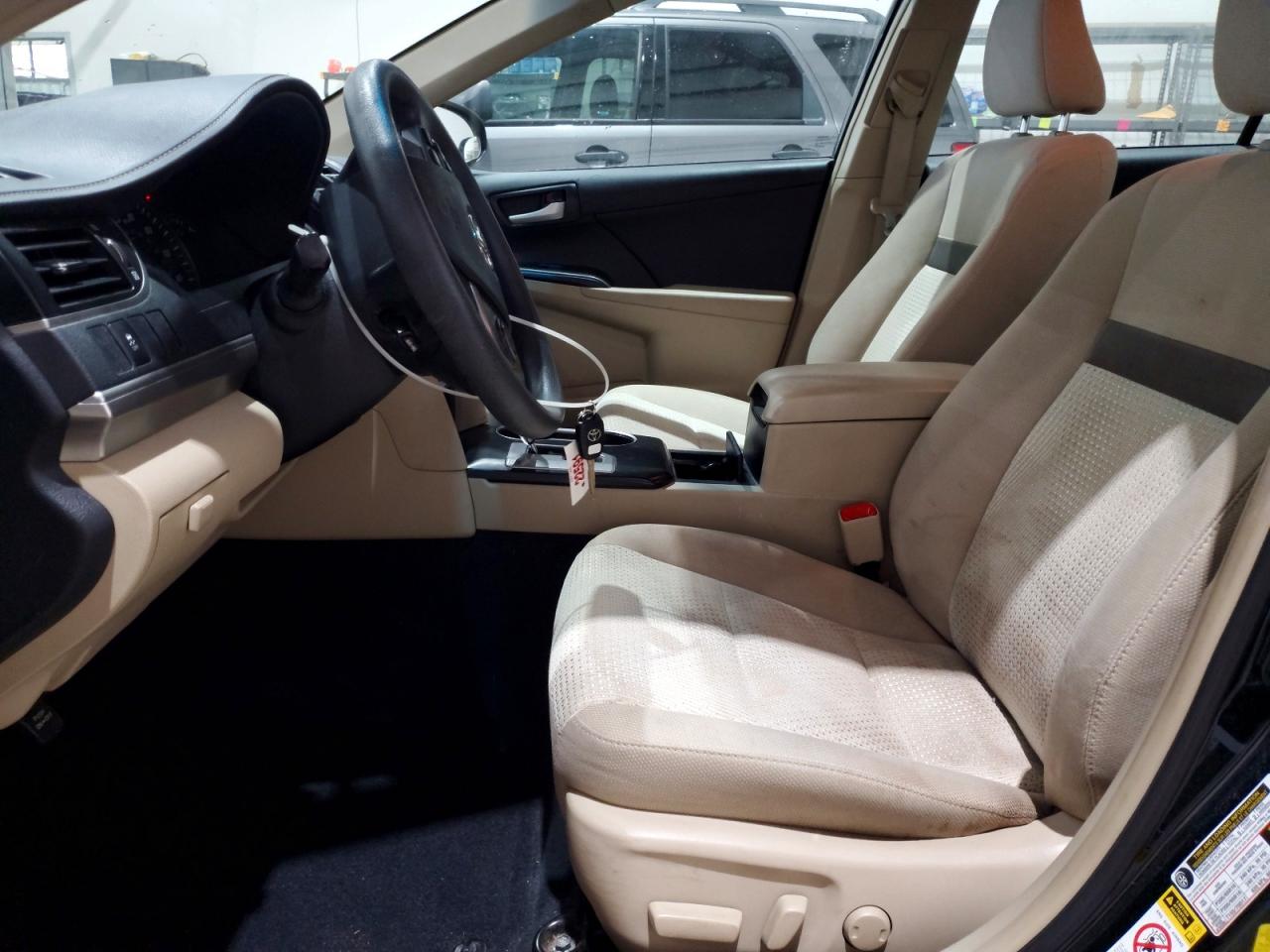 2014 TOYOTA CAMRY LE photo 19