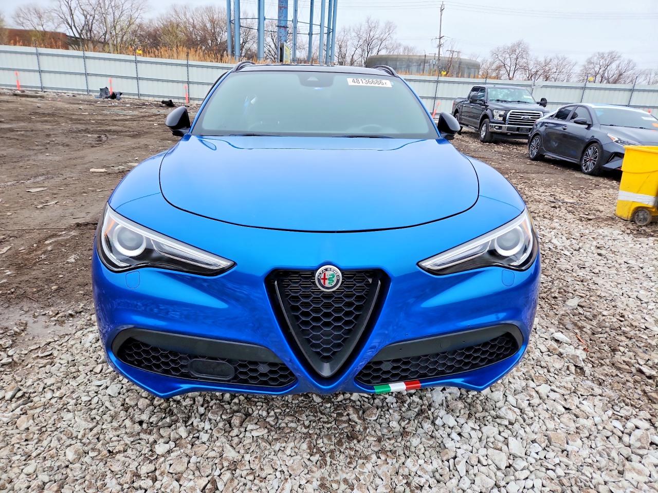 2022 ALFA ROMEO STELVIO TI photo 9