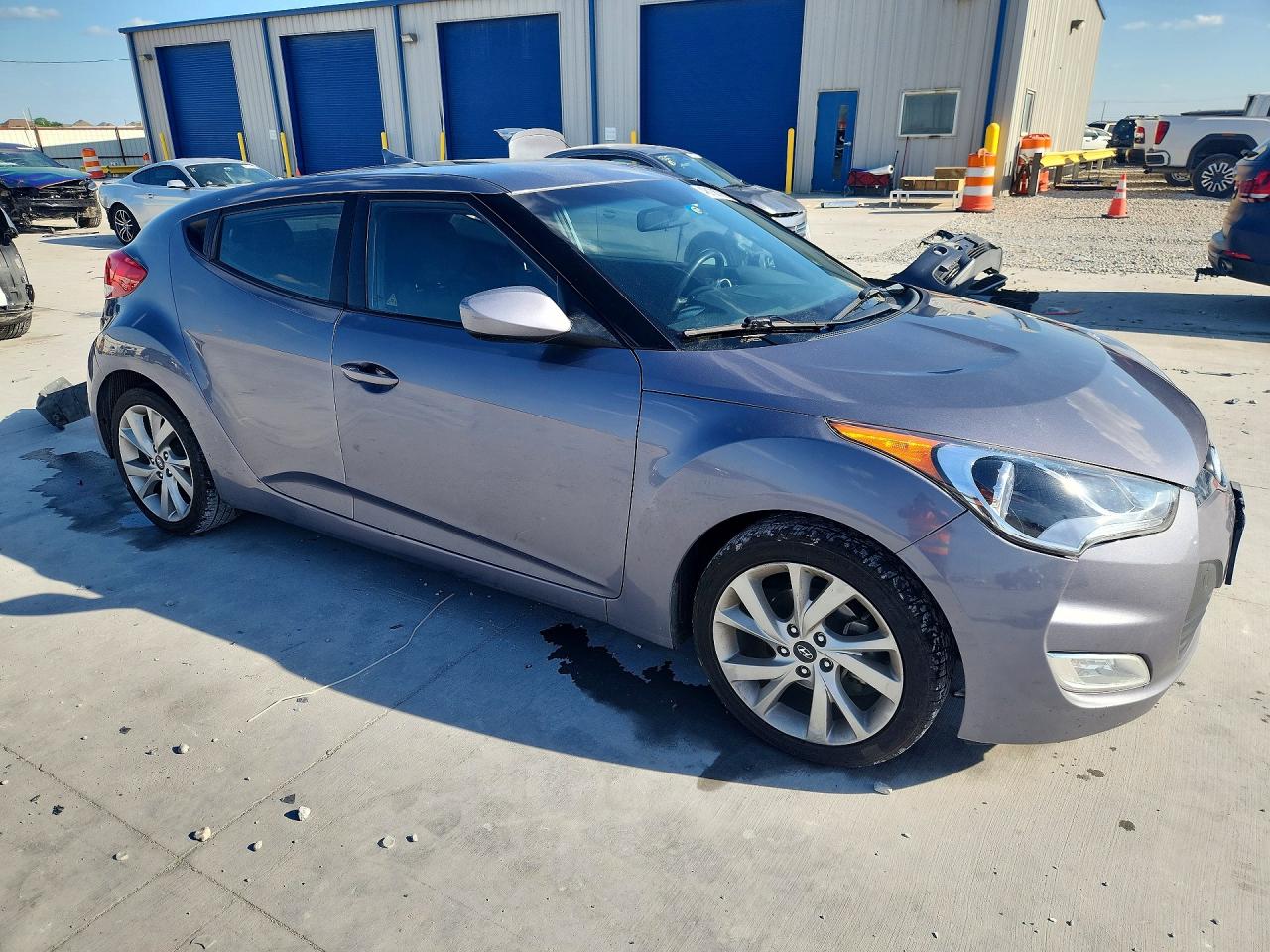 2017 HYUNDAI VELOSTER BASE photo 4