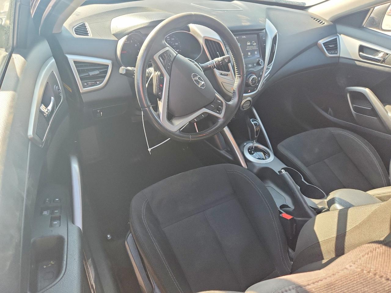 2017 HYUNDAI VELOSTER BASE photo 8