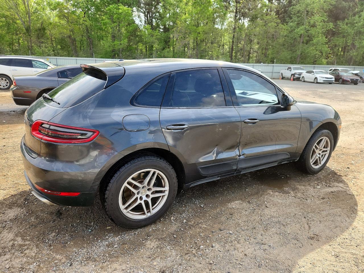 2017 PORSCHE MACAN photo 5