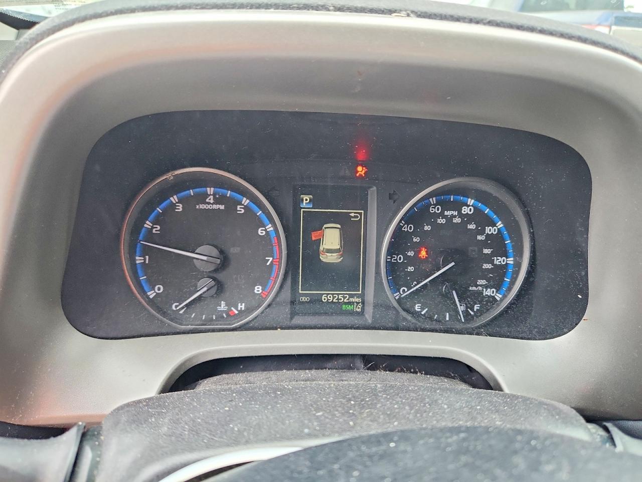 2018 TOYOTA RAV4 XLE photo 17