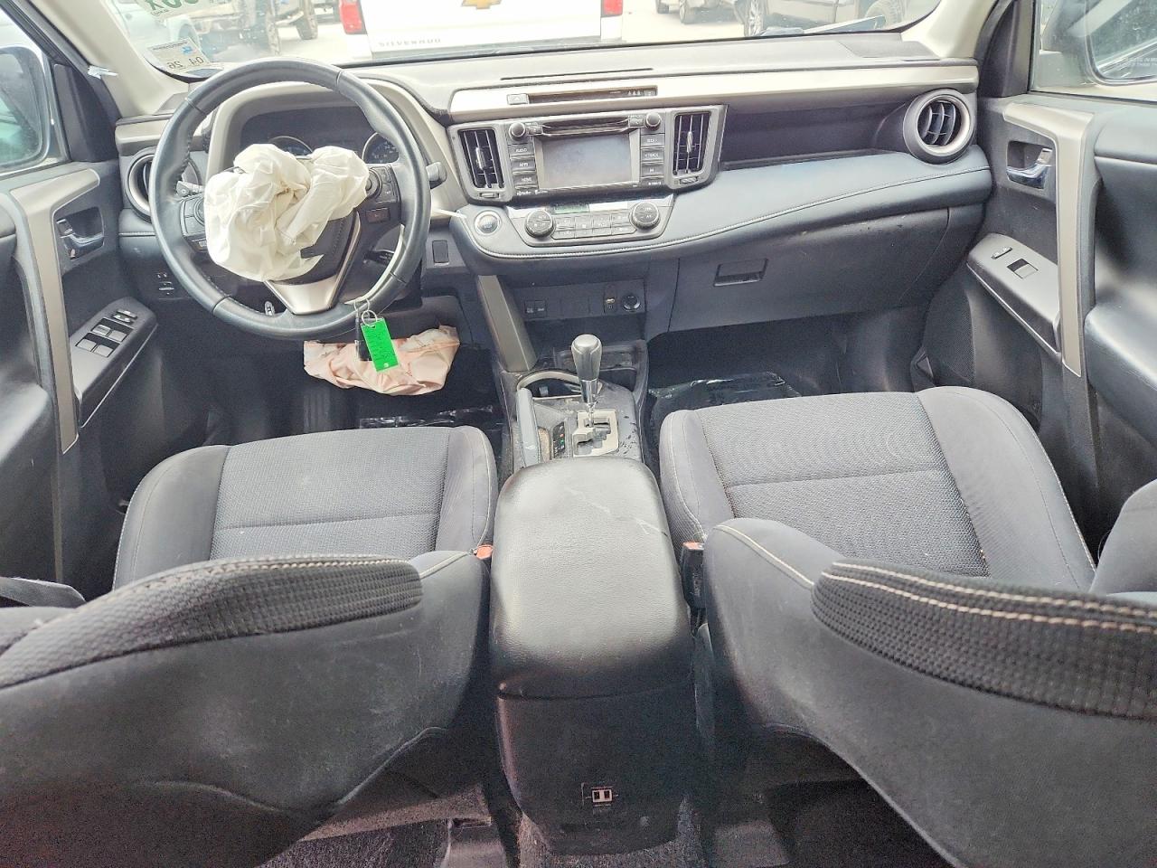 2018 TOYOTA RAV4 XLE photo 15