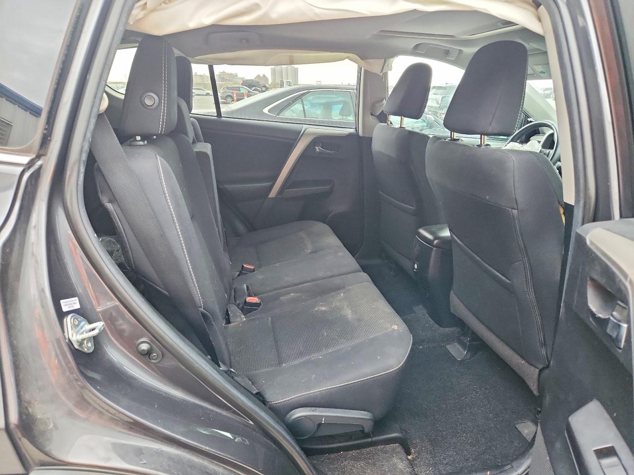 2018 TOYOTA RAV4 XLE photo 21