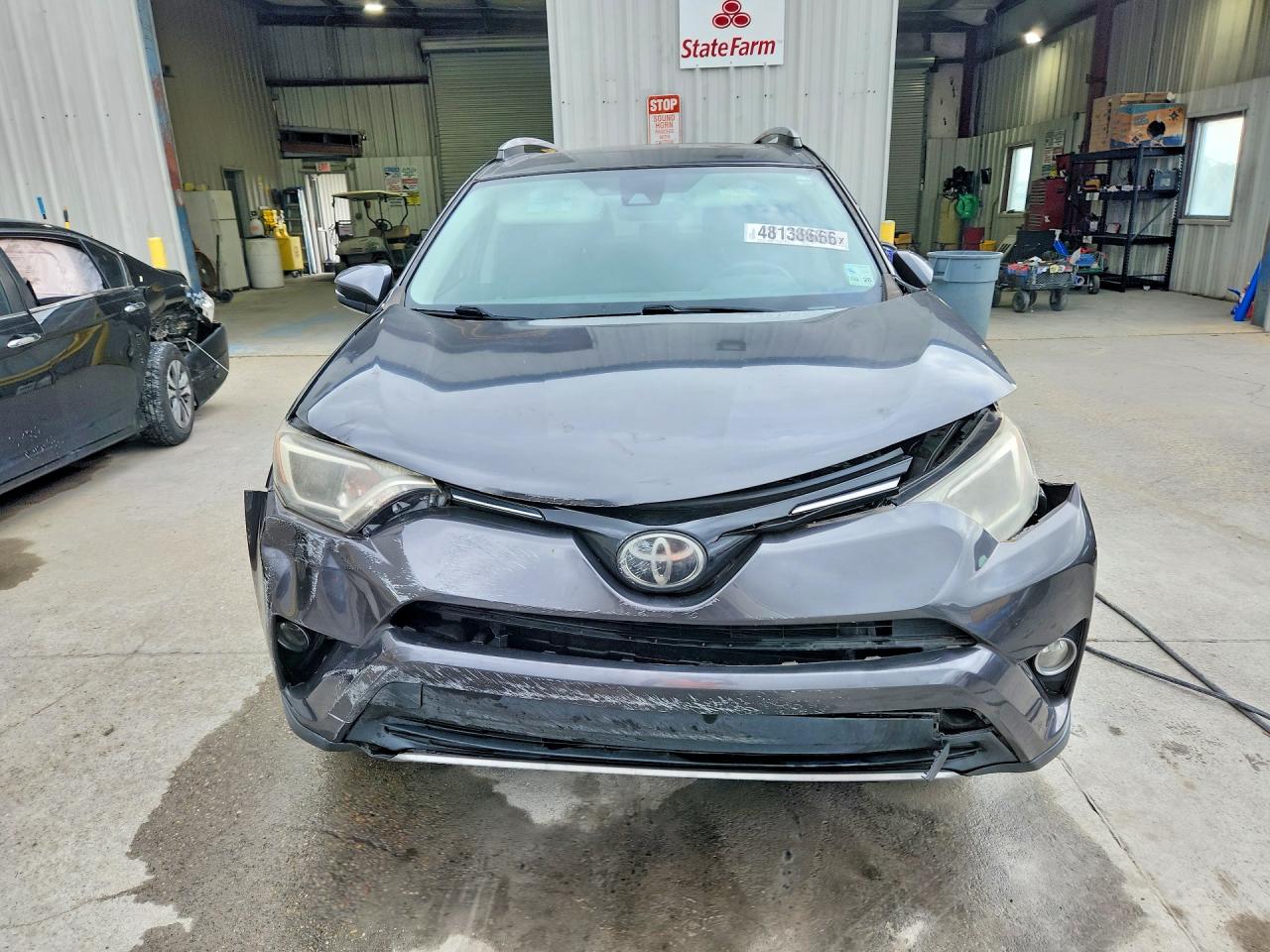 2018 TOYOTA RAV4 XLE photo 9
