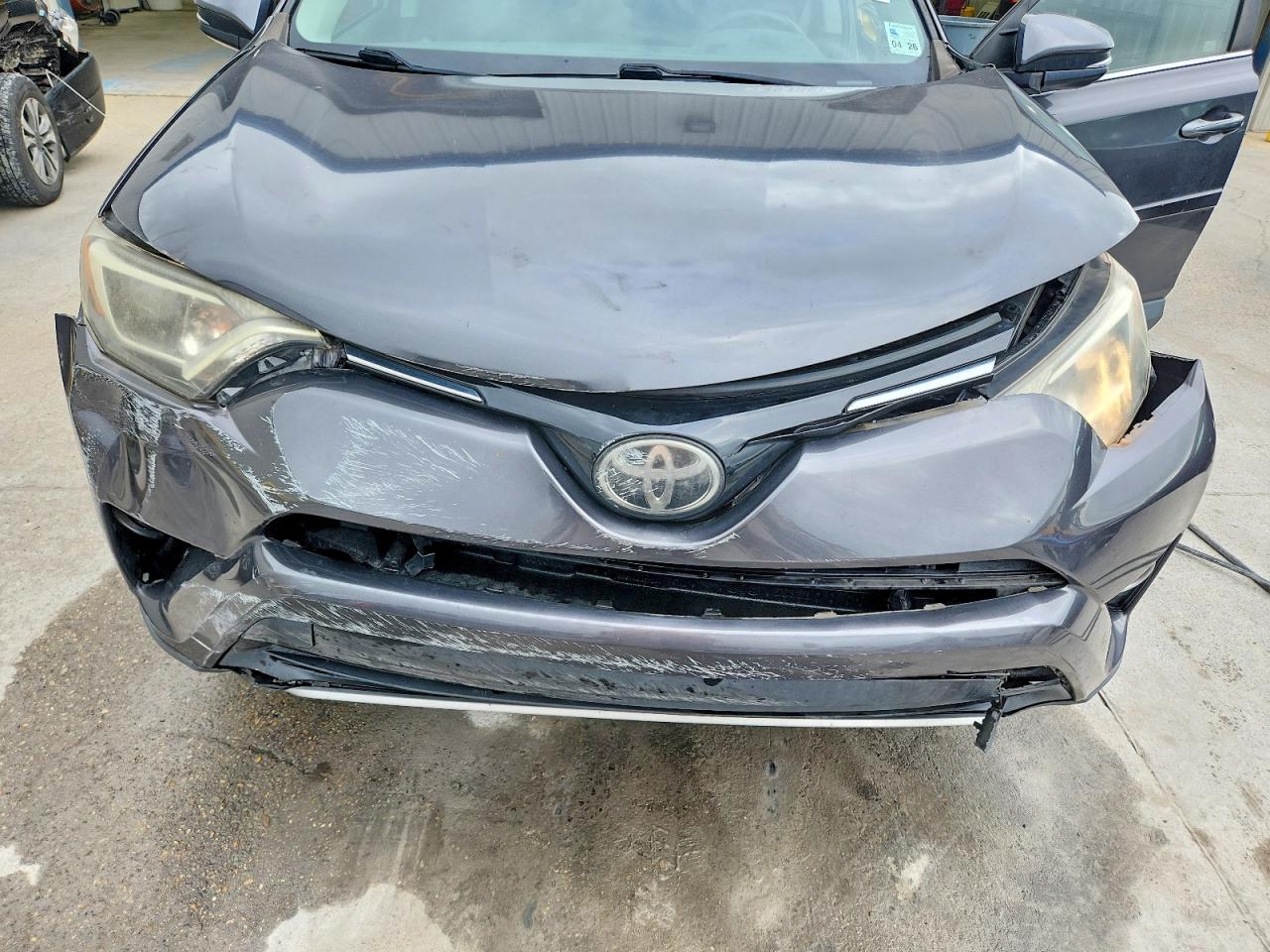 2018 TOYOTA RAV4 XLE photo 23