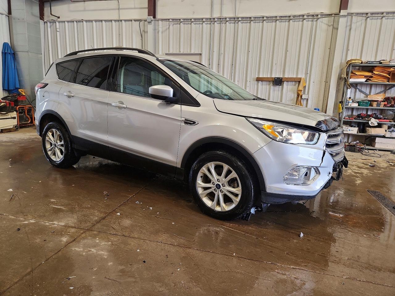 2017 FORD ESCAPE SE photo 10