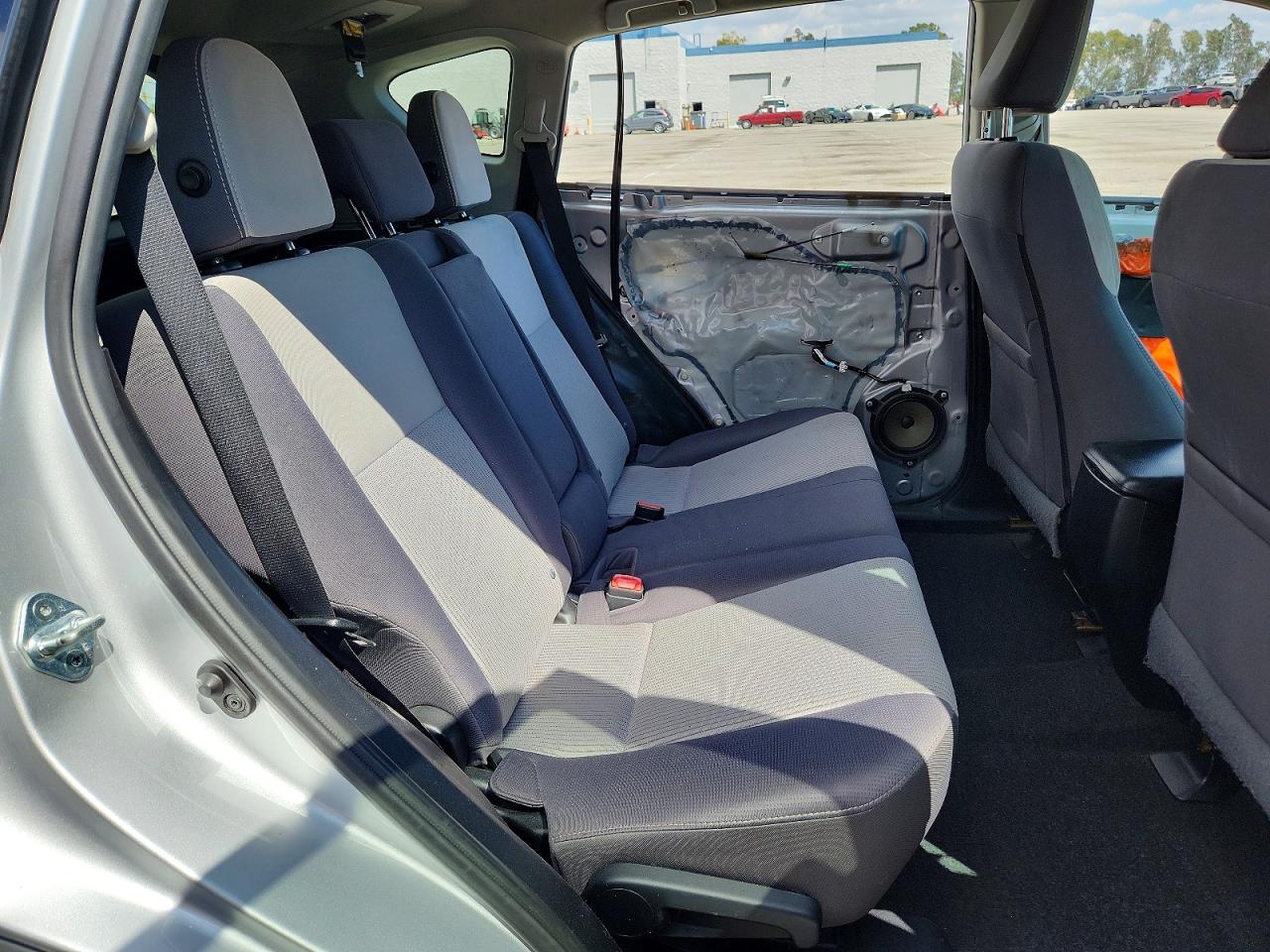 2015 TOYOTA RAV4 XLE photo 21