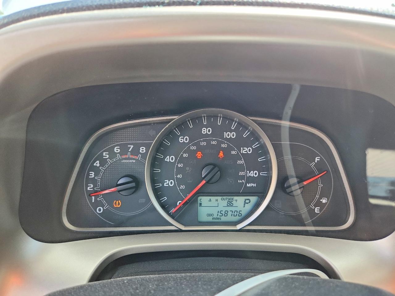2015 TOYOTA RAV4 XLE photo 17