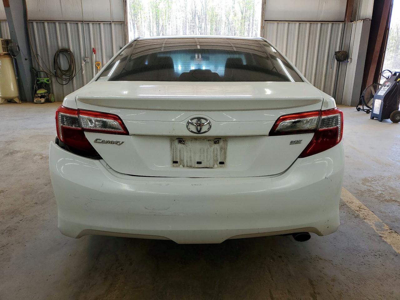 2012 TOYOTA CAMRY SE photo 6