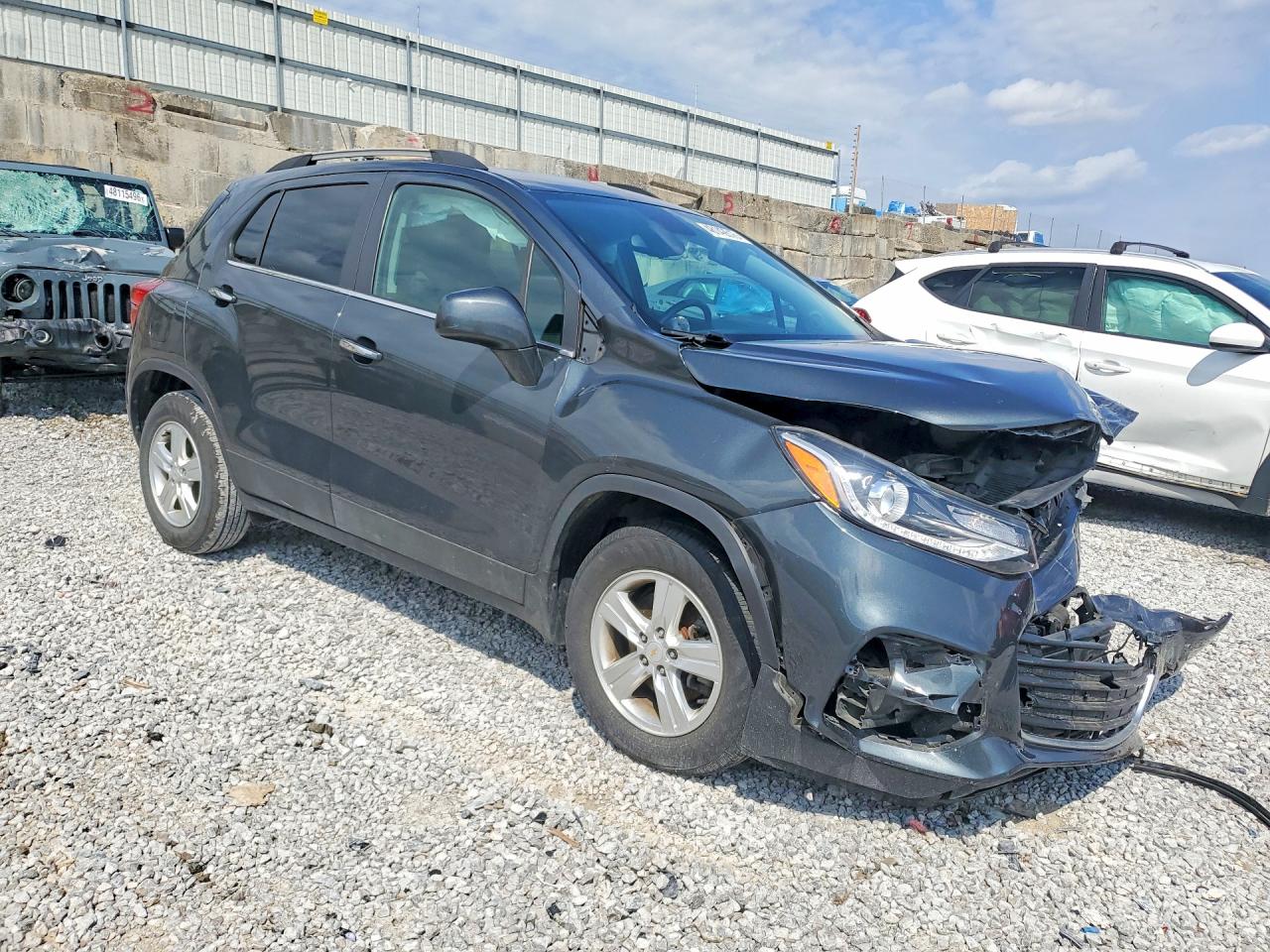 2018 CHEVROLET TRAX 1LT photo 4
