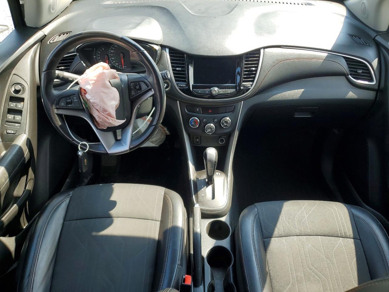 2018 CHEVROLET TRAX 1LT photo 8