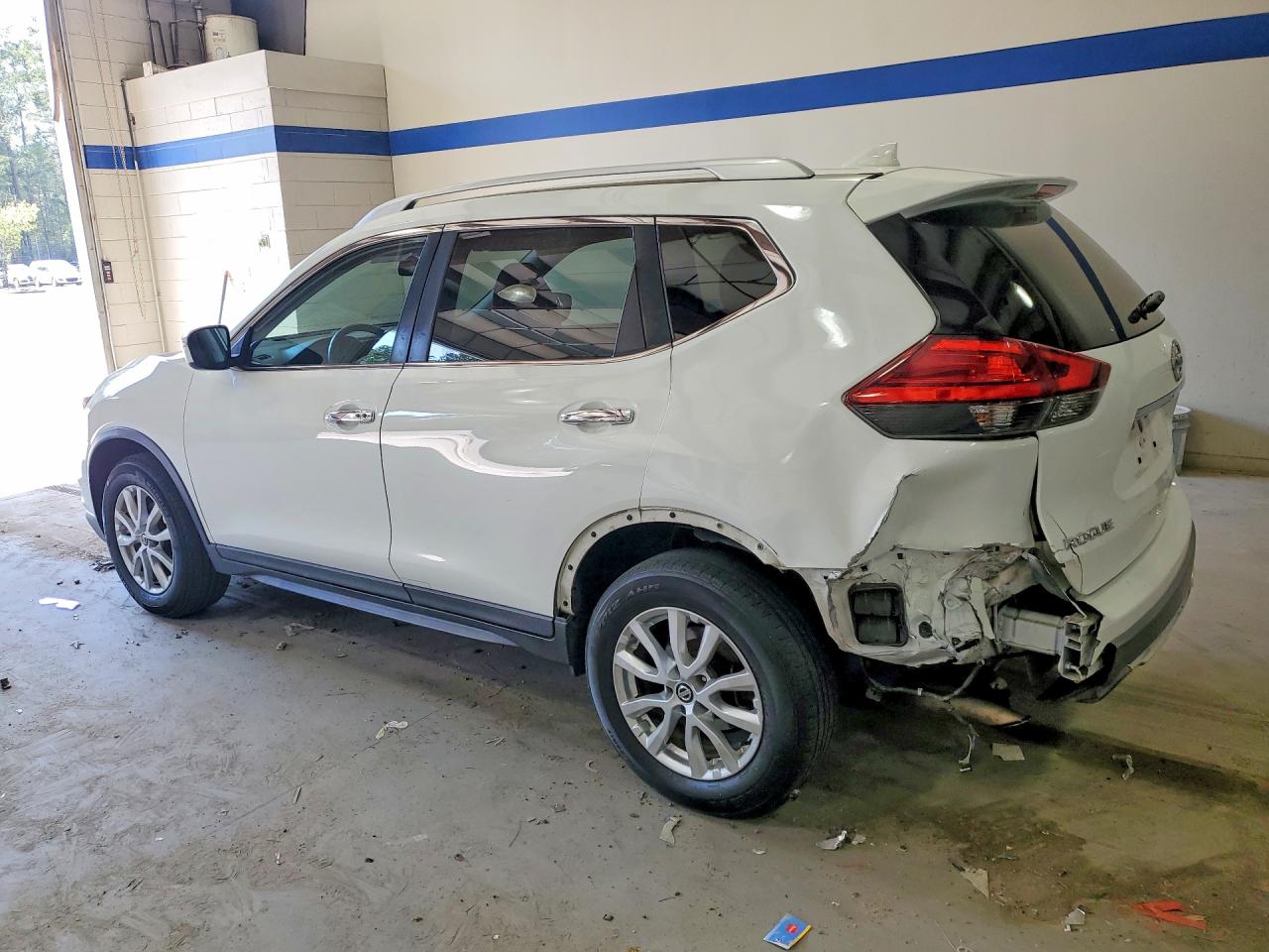 2017 NISSAN ROGUE SV photo 3