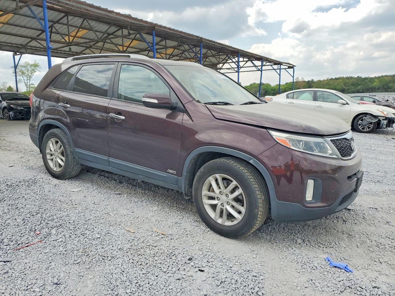2015 KIA SORENTO LX photo 4