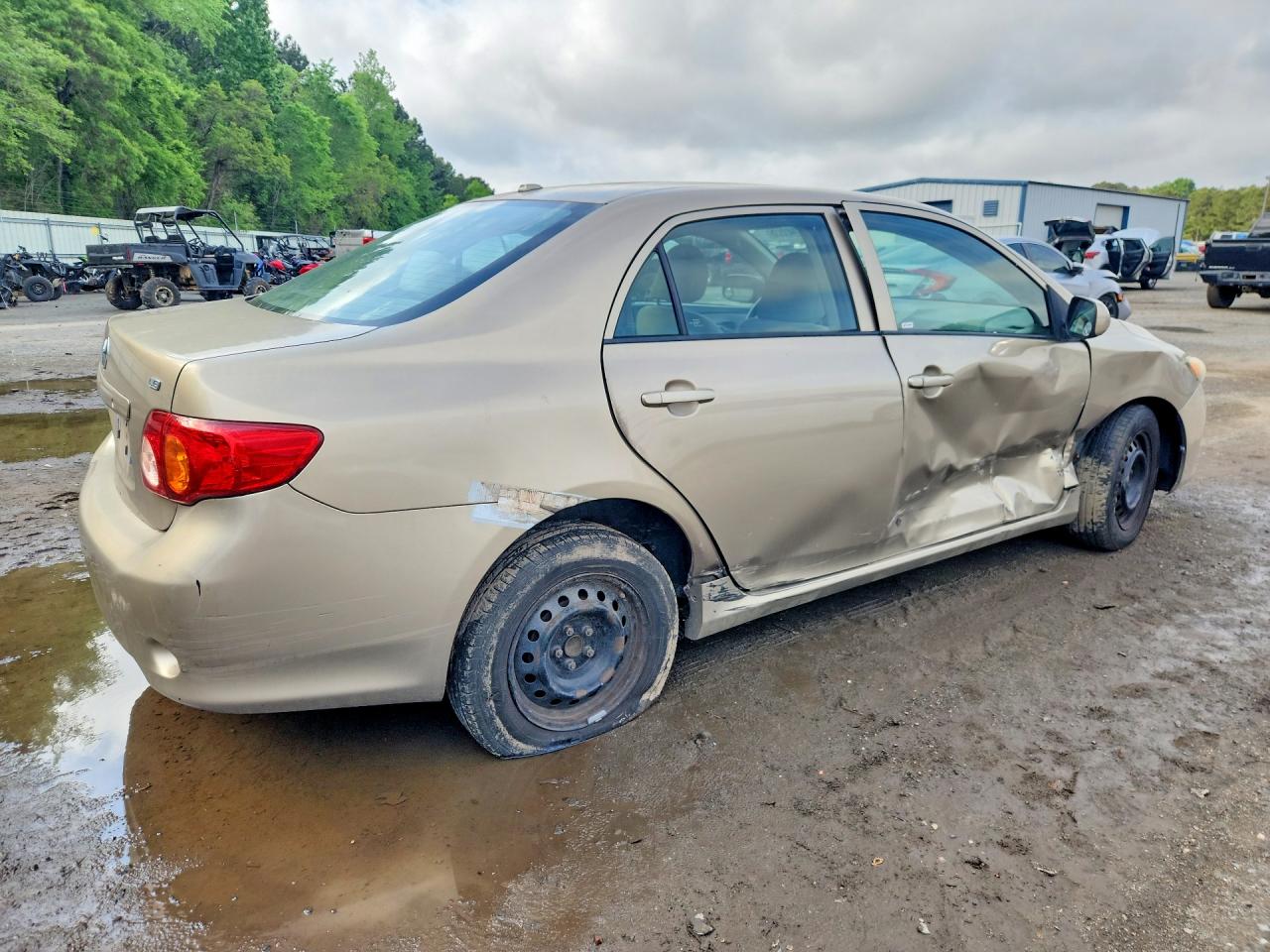2010 TOYOTA COROLLA LE photo 7