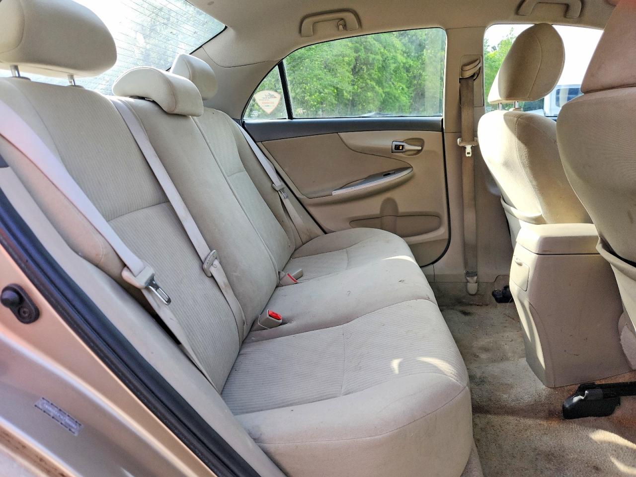 2010 TOYOTA COROLLA LE photo 28
