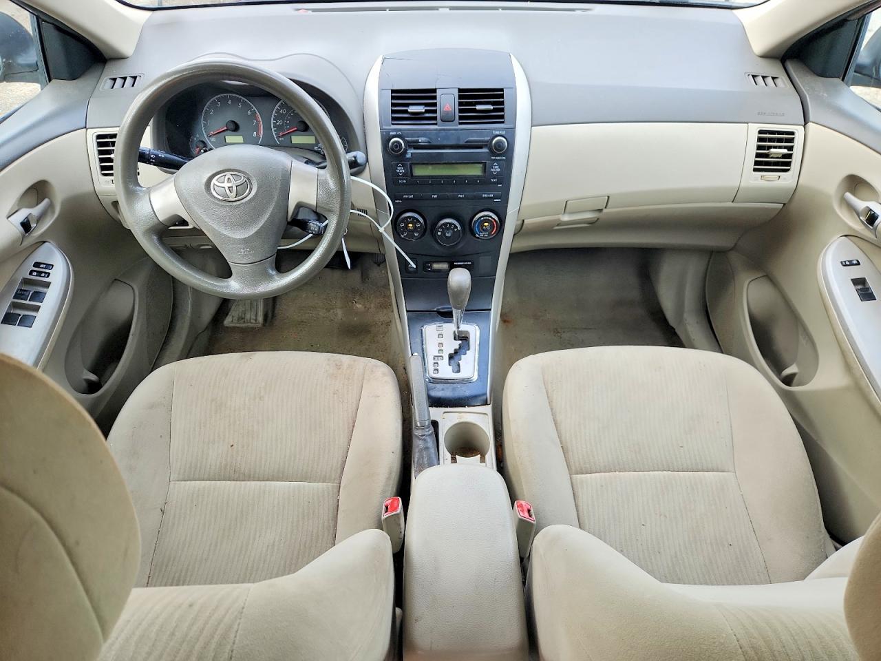 2010 TOYOTA COROLLA LE photo 22