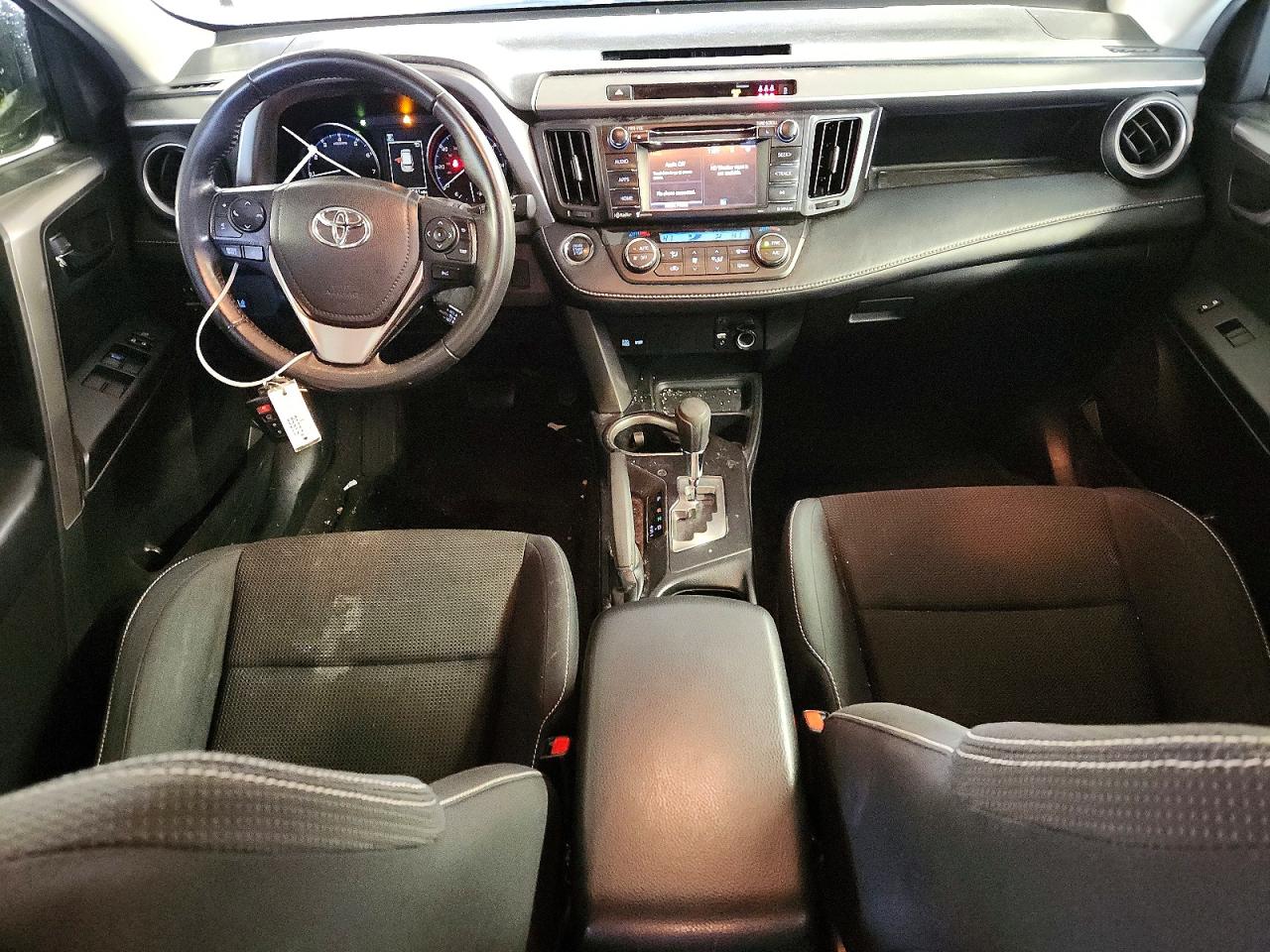 2018 TOYOTA RAV4 XLE photo 22